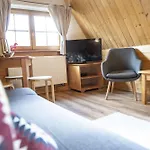 Leluja Apartment *